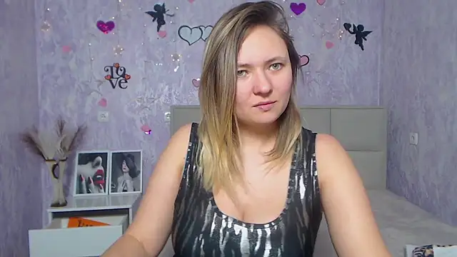 Snapshot of SallyVerda chatting on February 13, 2025, 11:15 pm SallyVerda online show from February 13, 2025, 11:15 pm