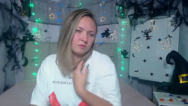 Snapshot of SallyVerda chatting on October 16, 2025, 6:09 pm SallyVerda online show from October 16, 2025, 6:09 pm