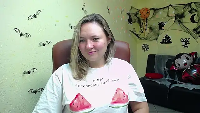 Snapshot of SallyVerda chatting on November 3, 2025, 6:31 pm SallyVerda online show from November 3, 2025, 6:31 pm