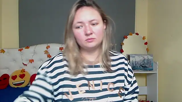 Snapshot of SallyVerda chatting on November 14, 2025, 6:39 pm SallyVerda online show from November 14, 2025, 6:39 pm