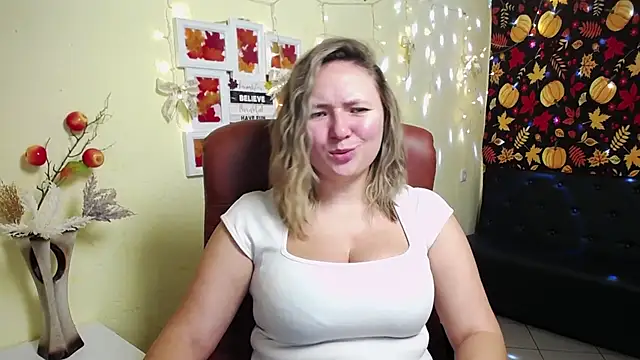 Snapshot of SallyVerda chatting on November 25, 2025, 7:14 pm SallyVerda online show from November 25, 2025, 7:14 pm