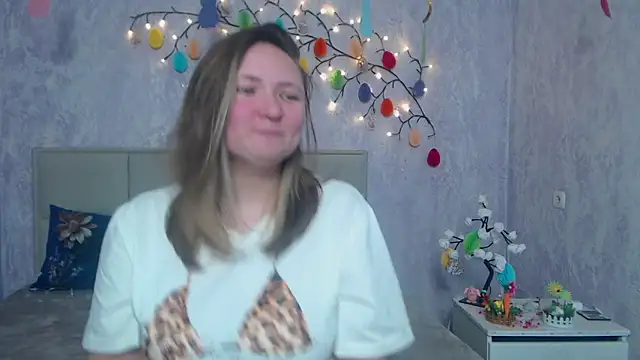 SallyVerda online show from April 14, 2026, 5:30 pm