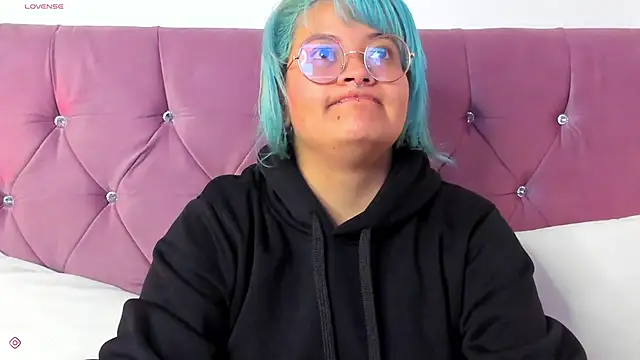 lucky-leah online show from March 6, 2025, 3:35 am