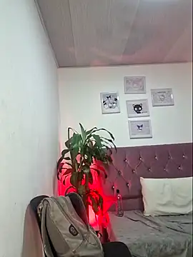 lucky-leah online show from March 9, 2025, 10:52 am