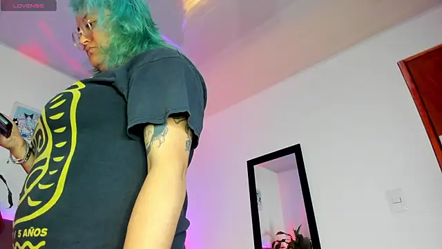 lucky-leah online show from March 19, 2025, 3:30 am