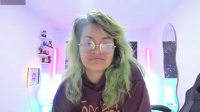 lucky-leah online show from October 3, 2025, 3:36 am