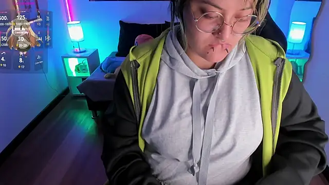 lucky-leah online show from October 30, 2025, 3:41 am