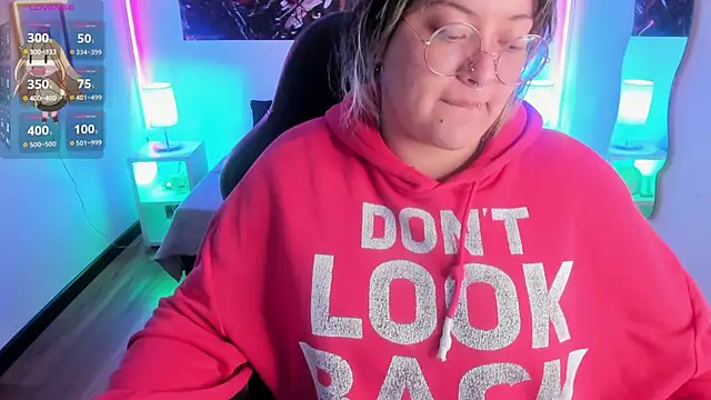 lucky-leah online show from December 2, 2025, 3:34 am