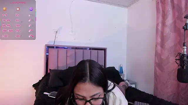 Snapshot of Kayla_foxxy chatting on January 8, 2026, 11:40 pm Kayla foxxy online show from January 8, 2026, 11:40 pm