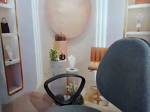 Love bug15 online show from February 5, 2026, 1:27 pm