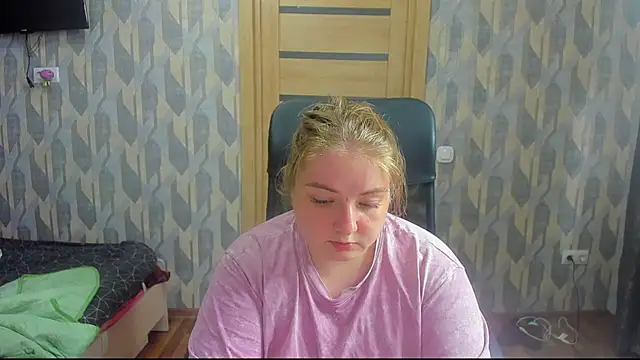 valery1610 online show from July 12, 2026, 5:59 pm