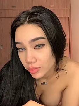 Ambar R0SSE online show from March 6, 2025, 5:35 am