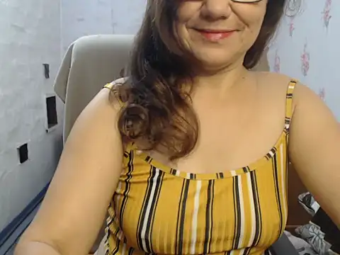 KittyyLaBeauty online show from November 26, 2025, 6:14 am