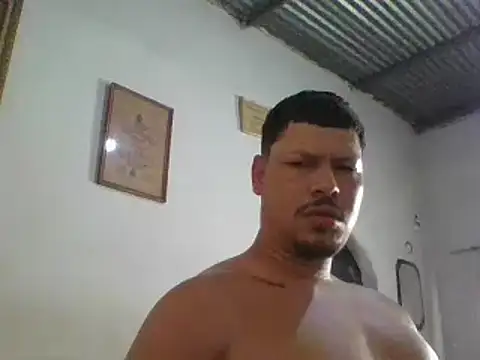 Snapshot of PIGDIRTY22 chatting on January 27, 2025, 2:13 pm PIGDIRTY22 online show from January 27, 2025, 2:13 pm