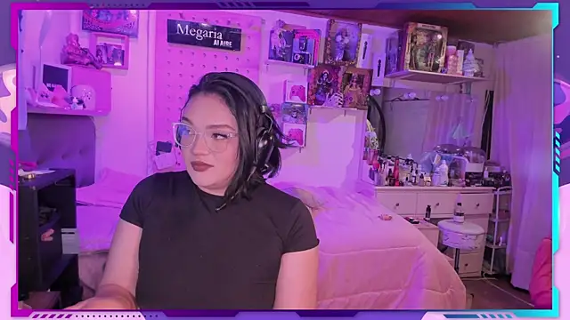 MegariaB online show from November 6, 2025, 4:35 am