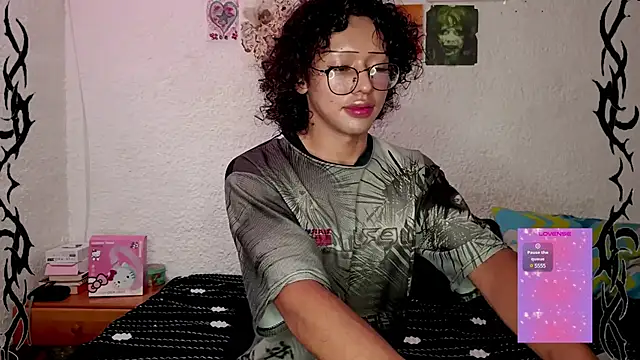 Snapshot of angelsdustxxx chatting on December 17, 2024, 4:23 am angelsdustxxx online show from December 17, 2024, 4:23 am