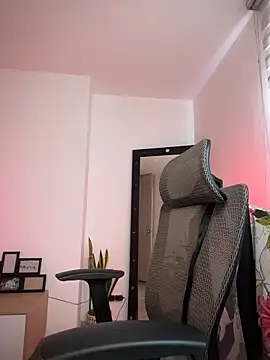 evangeline ch online show from November 14, 2025, 4:17 pm