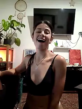 latinkiera online show from February 13, 2025, 10:43 pm