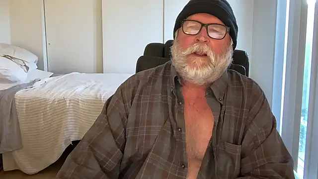 Snapshot of Drummajor chatting on January 14, 2025, 3:57 pm Drummajor online show from January 14, 2025, 3:57 pm