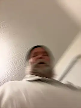 Snapshot of Drummajor chatting on January 16, 2025, 10:42 am Drummajor online show from January 16, 2025, 10:42 am