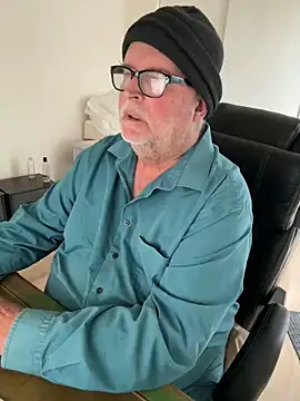 Snapshot of Drummajor chatting on January 21, 2025, 11:34 pm Drummajor online show from January 21, 2025, 11:34 pm