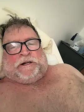 Snapshot of Drummajor chatting on February 4, 2025, 12:19 am Drummajor online show from February 4, 2025, 12:19 am