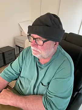 Snapshot of Drummajor chatting on March 10, 2025, 3:41 pm Drummajor online show from March 10, 2025, 3:41 pm