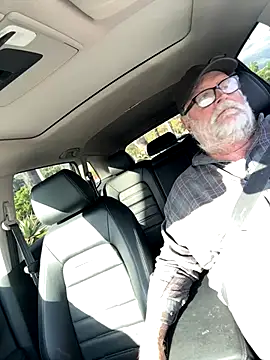 Snapshot of Drummajor chatting on October 2, 2025, 11:23 pm Drummajor online show from October 2, 2025, 11:23 pm