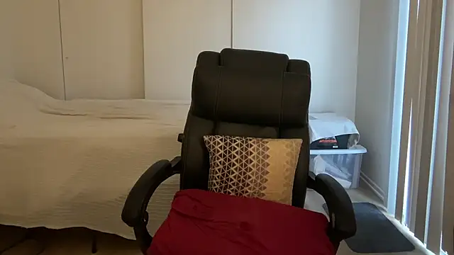 Snapshot of Drummajor chatting on December 22, 2025, 4:59 pm Drummajor online show from December 22, 2025, 4:59 pm