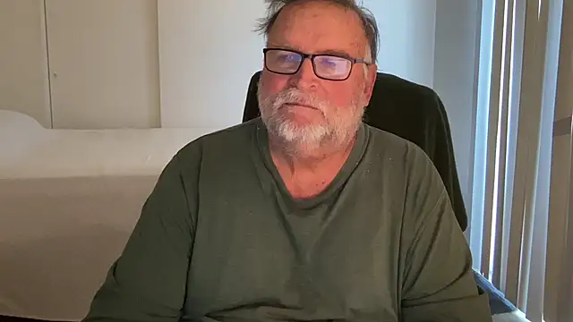 Snapshot of Drummajor chatting on February 4, 2026, 4:57 pm Drummajor online show from February 4, 2026, 4:57 pm