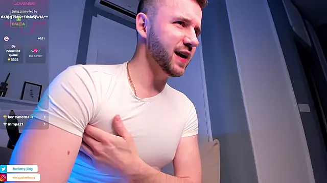 EnriqueBarberry online show from December 15, 2024, 6:29 am