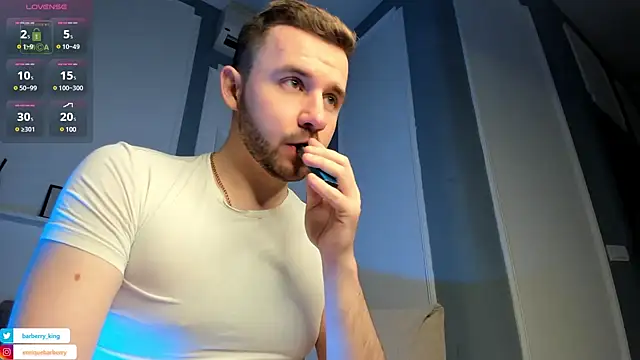 EnriqueBarberry online show from December 20, 2024, 6:29 am