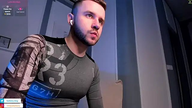 EnriqueBarberry online show from January 4, 2025, 6:19 am