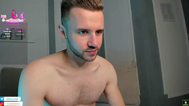 EnriqueBarberry online show from September 28, 2025, 5:35 am