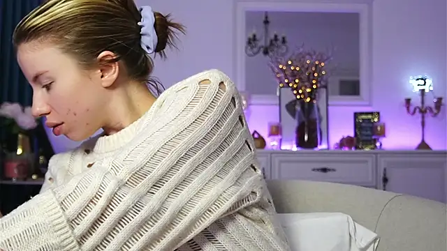 Snapshot of ivyleague_ chatting on October 13, 2025, 4:01 am ivyleague online show from October 13, 2025, 4:01 am