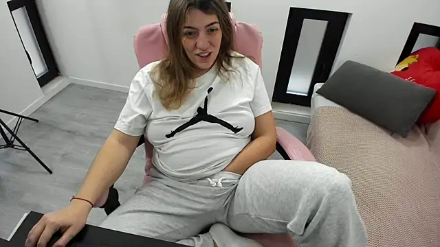 Dyana Kaylinn online show from March 28, 2026, 5:40 am