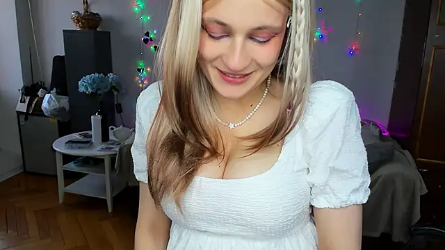 Evelyn Harperxh online show from April 13, 2026, 4:12 pm