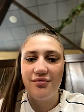 JessiMur online show from September 18, 2025, 7:43 am