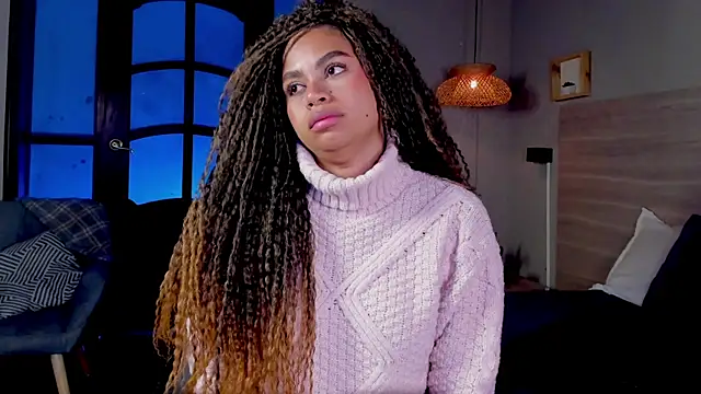 nayah   online show from November 14, 2025, 1:15 am