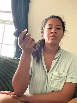 VanessaBling online show from November 9, 2025, 4:05 pm