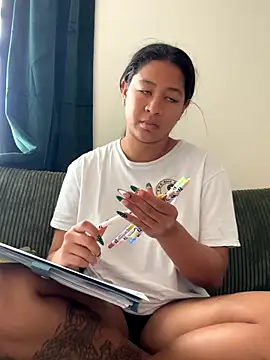 VanessaBling online show from November 28, 2025, 4:20 pm