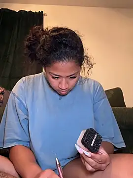 VanessaBling online show from May 3, 2026, 3:12 am