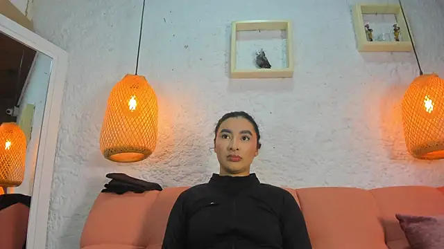 emiily s online show from December 4, 2025, 12:03 pm