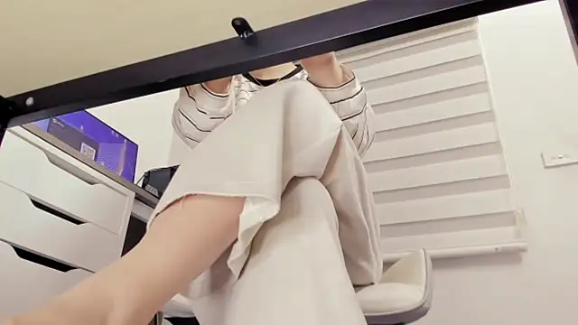 Alisa Hotfeeling online show from December 22, 2025, 10:07 pm