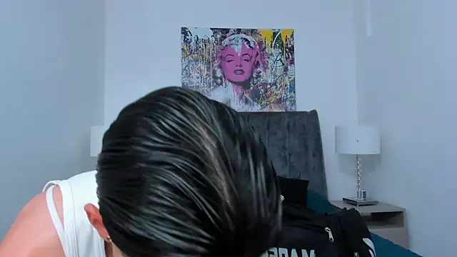 AmberAdams  online show from December 4, 2024, 1:20 pm