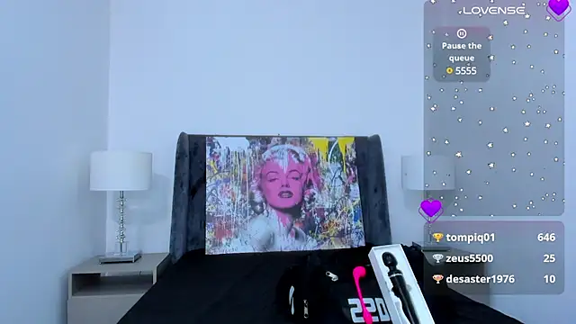 AmberAdams  online show from December 17, 2024, 5:47 pm