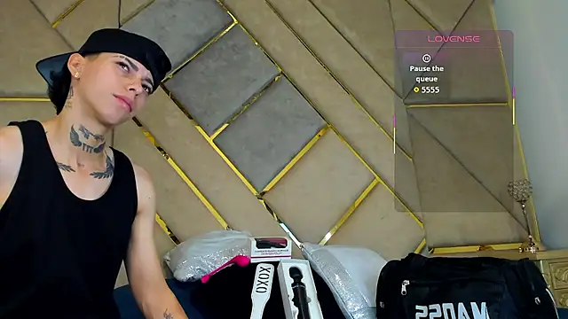 AmberAdams  online show from October 20, 2025, 2:50 pm