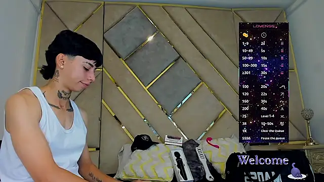 AmberAdams  online show from November 4, 2025, 2:38 pm