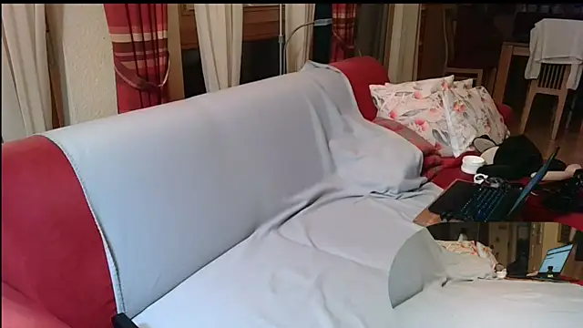 Snapshot of sassi_tv@xh chatting on November 8, 2025, 5:07 am sassi tvxh online show from November 8, 2025, 5:07 am