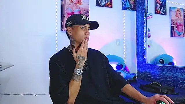 Liam lee online show from November 10, 2025, 11:26 pm